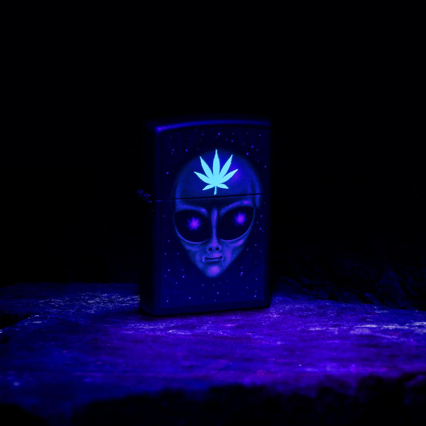 Alien Leaf Design - Image 2